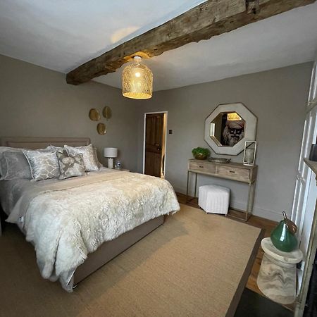 Entire Georgian Luxury Home - 3 Storey- High St Henley-In-Arden -Two Bedrooms-Sleeps 4 Henley-in-Arden Exterior foto