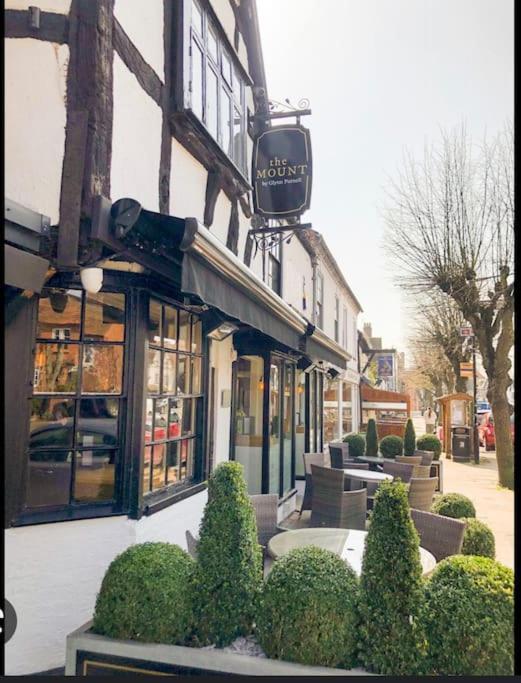 Entire Georgian Luxury Home - 3 Storey- High St Henley-In-Arden -Two Bedrooms-Sleeps 4 Henley-in-Arden Exterior foto