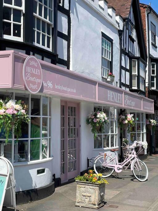 Entire Georgian Luxury Home - 3 Storey- High St Henley-In-Arden -Two Bedrooms-Sleeps 4 Henley-in-Arden Exterior foto