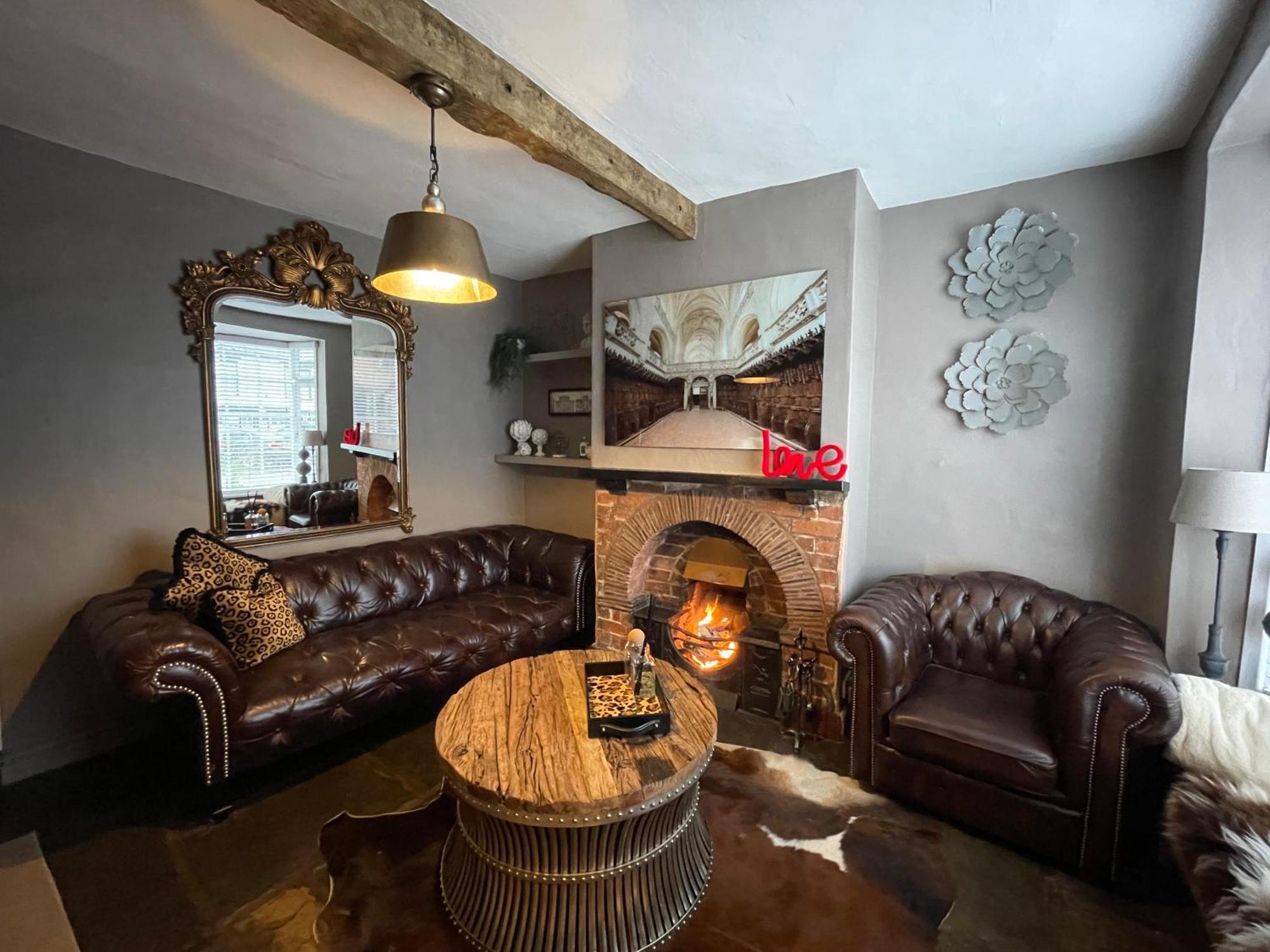 Entire Georgian Luxury Home - 3 Storey- High St Henley-In-Arden -Two Bedrooms-Sleeps 4 Henley-in-Arden Exterior foto