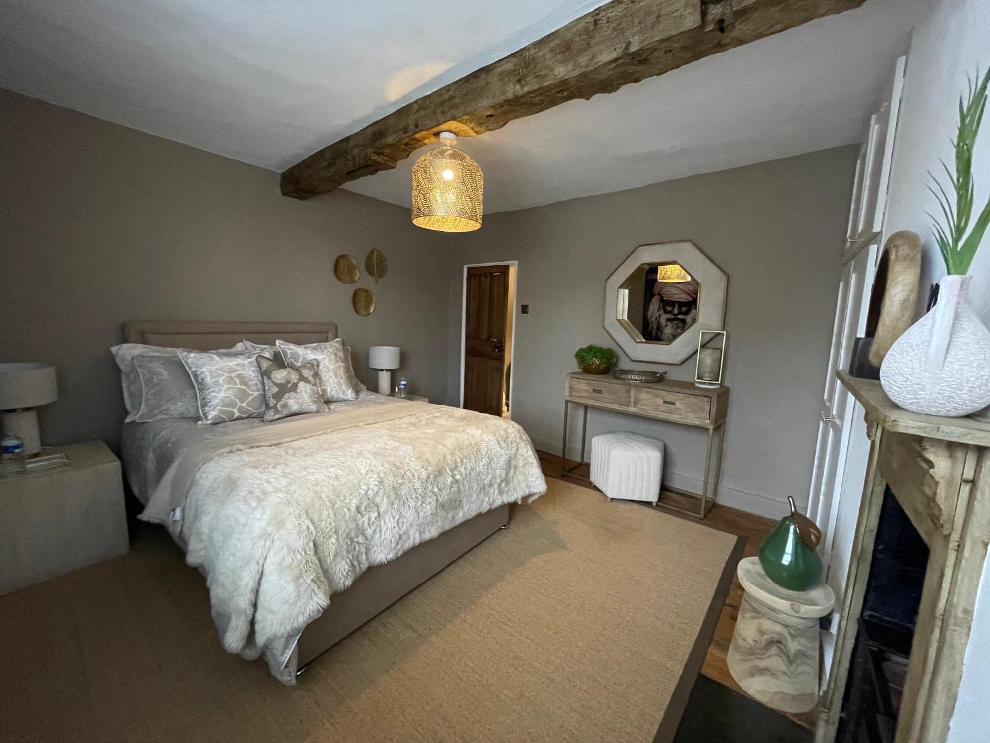 Entire Georgian Luxury Home - 3 Storey- High St Henley-In-Arden -Two Bedrooms-Sleeps 4 Henley-in-Arden Exterior foto