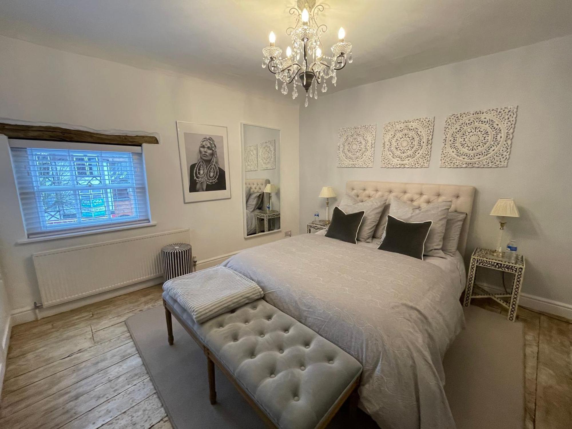 Entire Georgian Luxury Home - 3 Storey- High St Henley-In-Arden -Two Bedrooms-Sleeps 4 Henley-in-Arden Exterior foto