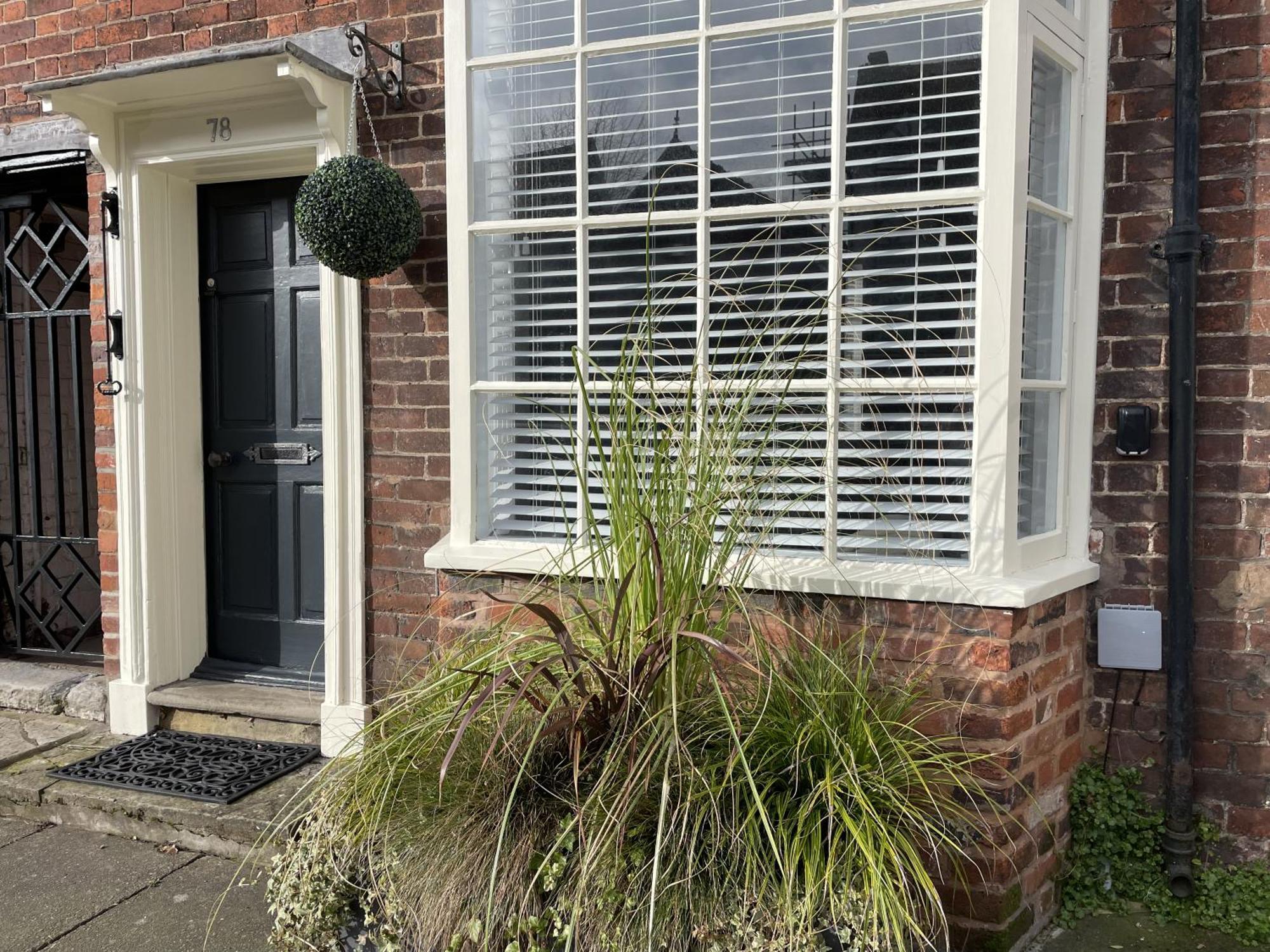 Entire Georgian Luxury Home - 3 Storey- High St Henley-In-Arden -Two Bedrooms-Sleeps 4 Henley-in-Arden Exterior foto