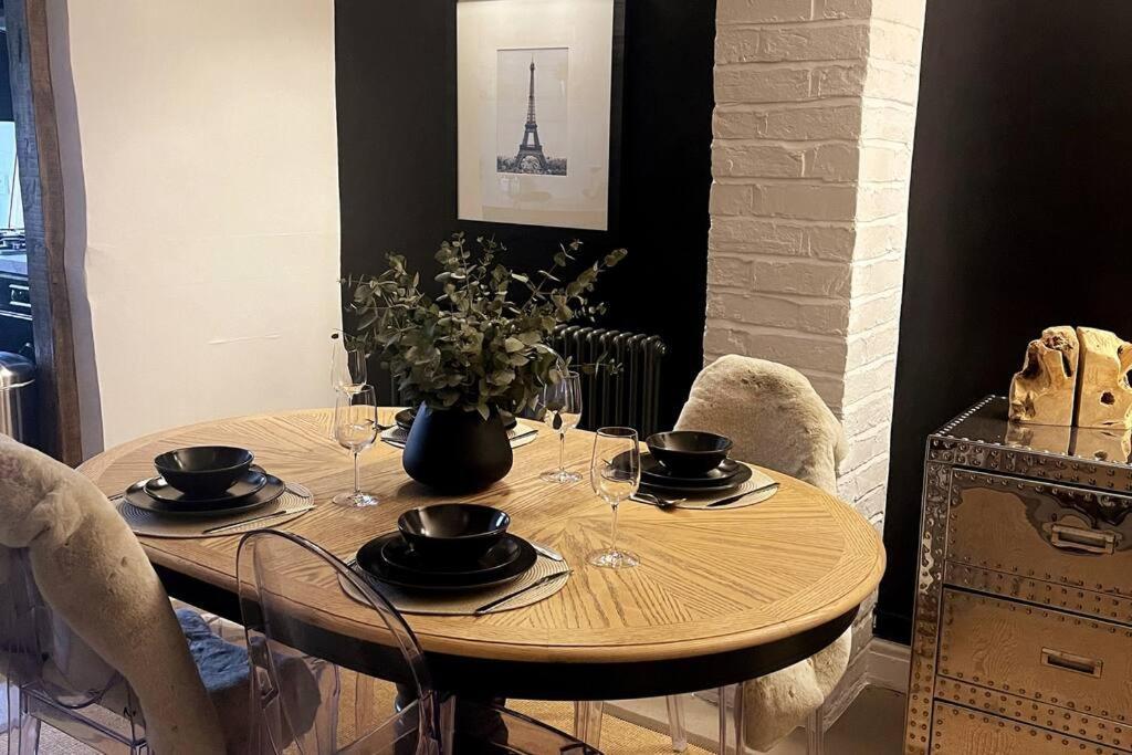 Entire Georgian Luxury Home - 3 Storey- High St Henley-In-Arden -Two Bedrooms-Sleeps 4 Henley-in-Arden Exterior foto