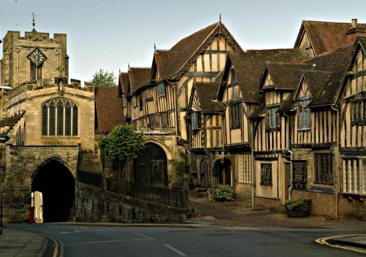 Entire Georgian Luxury Home - 3 Storey- High St Henley-In-Arden -Two Bedrooms-Sleeps 4 Henley-in-Arden Exterior foto
