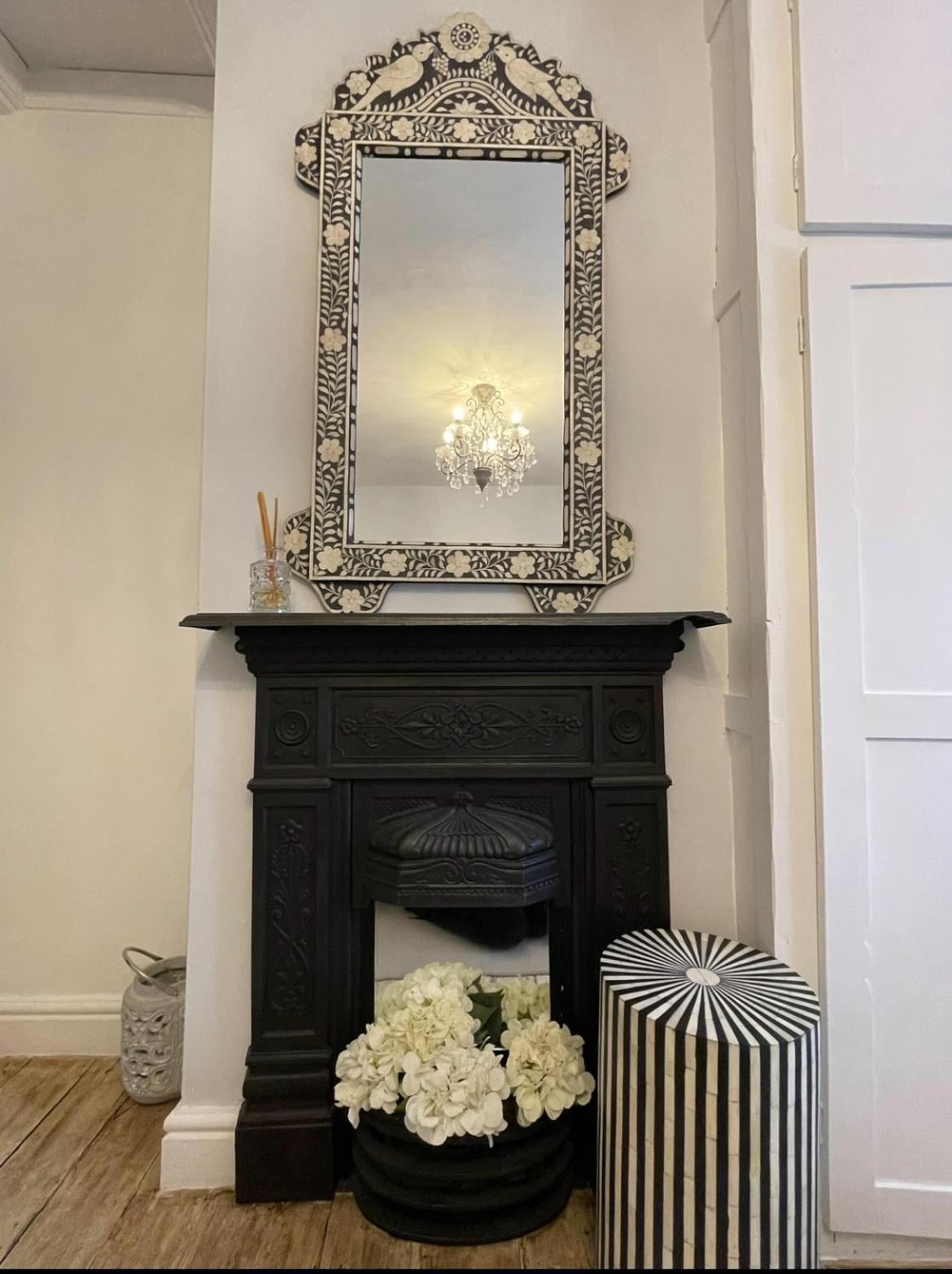 Entire Georgian Luxury Home - 3 Storey- High St Henley-In-Arden -Two Bedrooms-Sleeps 4 Henley-in-Arden Exterior foto